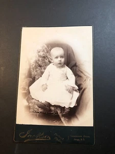 Süßes kleines Kind, schönes Kleid, Schuhe, um 1880, Kabinettfoto #CP163 - Bild 1 von 2