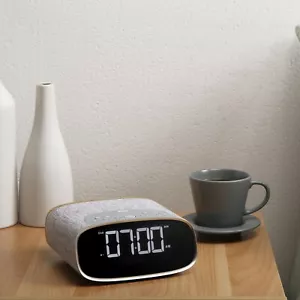 Lark Digital Radio DAB/DAB + with FM,Bluetooth,Dual USB and Alarm Clock - Oak - Picture 1 of 10