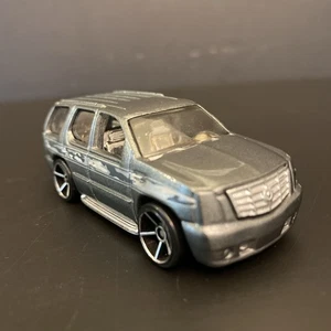 2008 HOT WHEELS '07 CADILLAC ESCALADE SILVER 1:64 DIECAST 2 7/8" SUV W/ WHITE - Picture 1 of 7