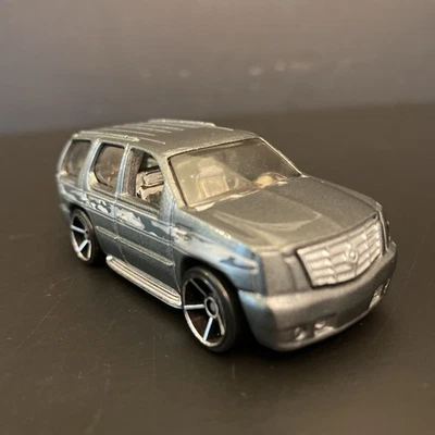 Cadillac Escalade 2008 Hot Wheels '07 plateado fundido a presión 1:64 2 7/8" SUV con blanco Foto 1 de 4