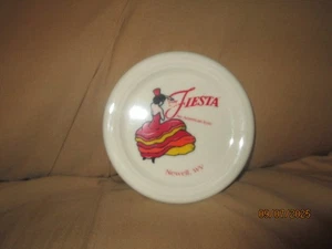 Fiesta Untersetzer Newell WV Outlet exklusive tanzende Dame rote Farben neu mit Etikett USA - Bild 1 von 4