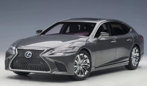 78867 AUTOart 1:18 Lexus LS500h Metallic Gray / Crimson Black - Picture 1 of 9
