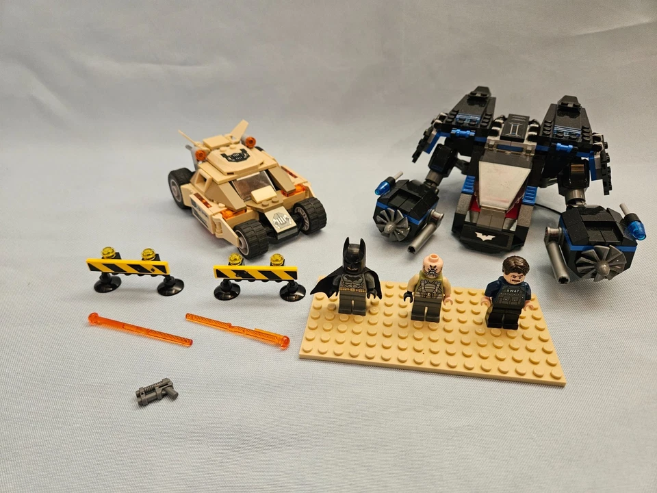 LEGO Batman DC #76001 Bat vs. Bane: Tumbler Chase - LEER SOBRE FIGURAS, Completo Foto 1 de 4