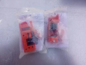 Set Of 2 MASTERLOCK 493B GRIP TIGHT CIRCUIT BREAKER LOCKOUT - Picture 1 of 2