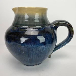 Art Pottery Pitcher Stoneware Signed Hand Thrown Vintage Chips on base - Foto 1 di 15