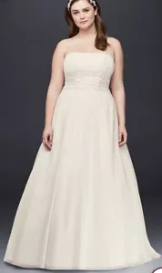 David's Bridal Chiffon A-Line Wedding Dress with Beads Style# 9V9743 16W Ivory - Picture 1 of 22