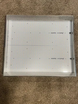 Luz LED de crecimiento Mars Hydro TS 3000 450W para plantas de interior ver descripción Foto 1 de 2