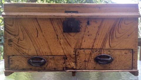 Antique Pine Immigrant Trunk Cover