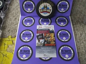 Wayne Gretzky Autographed 1994 NHL All Star Hockey Puck JSA #VV50686 Gold NICE - Picture 1 of 7