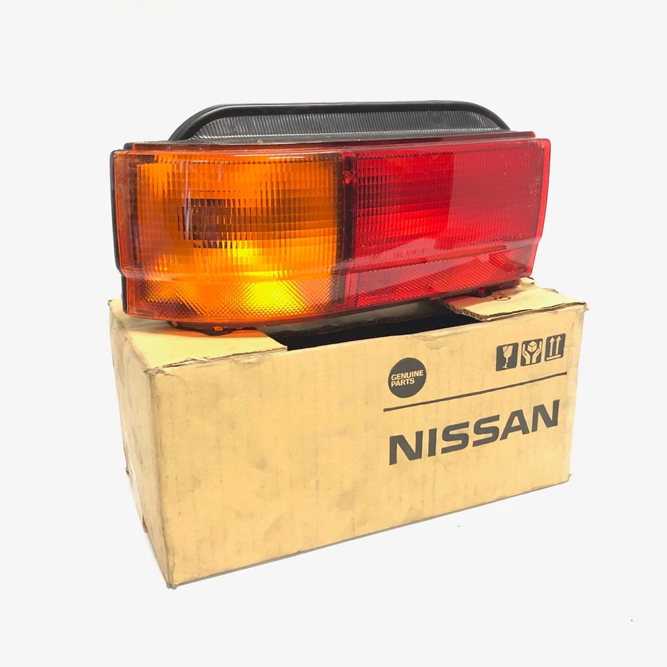 ⭐️ NISSAN AXXESS 1988-1990 GENUINE REAR LIGHT NSR PASSENGER REAR LEFT VERY RARE - Image 1 of 4
