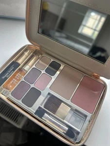 Clarins Kosmetikkoffer inkl. Lippenöl Mascara Rouge und Lidschatten - Bild 1 von 1