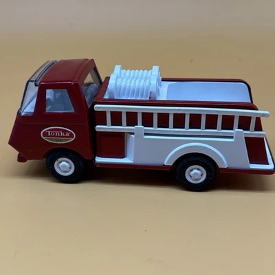 Vintage Tonka, Small Pumper Fire Truck Red & White Mini Tonka Truck USA 1970's - Image 1 of 4