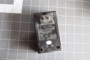 Unimat + Playmat Hobby Transformer Model HW824 (161314) 14.2 VDC 2000mA 28W - Picture 1 of 6