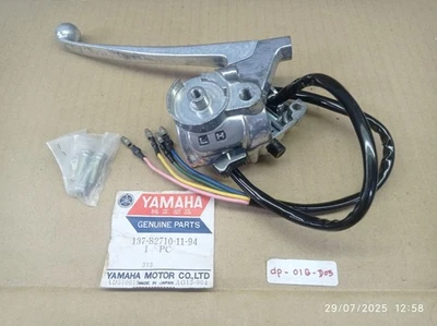 Soporte interruptor mango Yamaha L5T YA6 YG5 YF1 YL2 LH / 137-82710-11 Foto 1 de 4