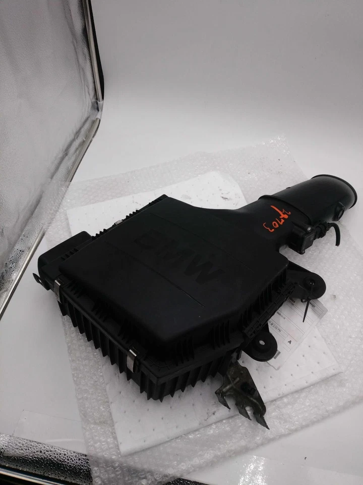 2015 BMW X1 Air Cleaner Assembly OEM 13717599284 Used 136K Miles Black - Image 1 of 4