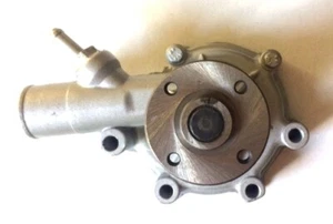 Wasserpumpe water pump für Case IH IHC 1120 1130 234 235 244 245 254 255 - Picture 1 of 3