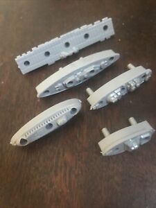 BATTLESHIP Game replacement parts pieces - 5 Ships / Boats / Submarine