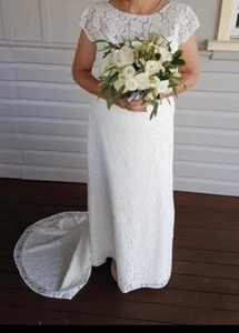 bridal gown - Picture 1 of 1