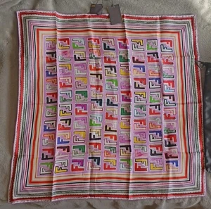 FENDI sciarpa grande 22X22,5" quadrata seta sciarpa logo Zucca F-Print-colore nuova con etichetta borsa - Foto 1 di 8