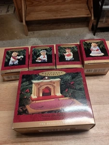 VTG Hallmark Keepsake Ornaments-The Bearingers Of Victoria Circle 1993~Set Of 5 - Picture 1 of 4