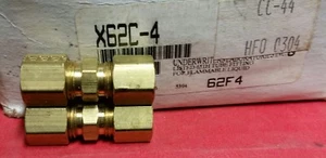 QTY-2 X62C-4 PARKER Brass pneumatic fitting 2 pc lot - Picture 1 of 3