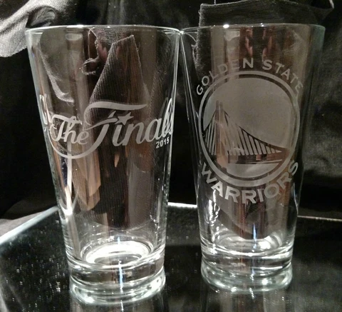 2015 NBA FINALS GOLDEN STATE WARRIORS CONTENDER ETCHED 16 oz PINT GLASSES Cover