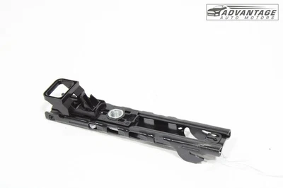 2017-20 AUDI Q7 QUATTRO 4M FRONT LEFT DRIVER SIDE SEAT BELT HEIGHT ADJUSTER OEM - Image 1 of 4