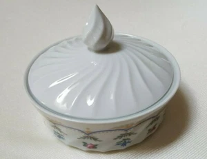 Limoges Porzellan dekorativ bedeckt Schmuckstück/Ring Box Wirbel Top 4,25" Durchmesser sehr guter Zustand - Bild 1 von 8