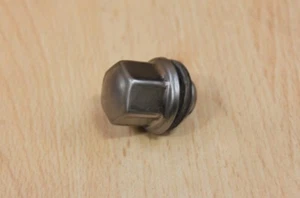 WHEEL NUT CCC7028 - Jaguar XJ6 XJ8 XK8 XJR XKR X300 X308 XJ40 1988-2006 - Picture 1 of 1