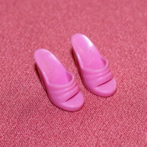 Paire de chaussures roses poupée Barbie Mattel vintage - Picture 1 of 1