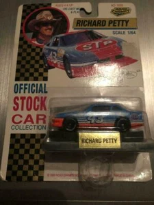 RICHARD PETTY #43 STP PONTIAC GRAND PRIX 1/64 ROAD CHAMPS DIECAST CAR ROAD CHAMP - Picture 1 of 4