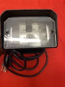 Radio Shack Mini Lampeggiatore Luce Stroboscopica Velocità Regolabile 42-3048 W Staffa - Foto 1 di 5