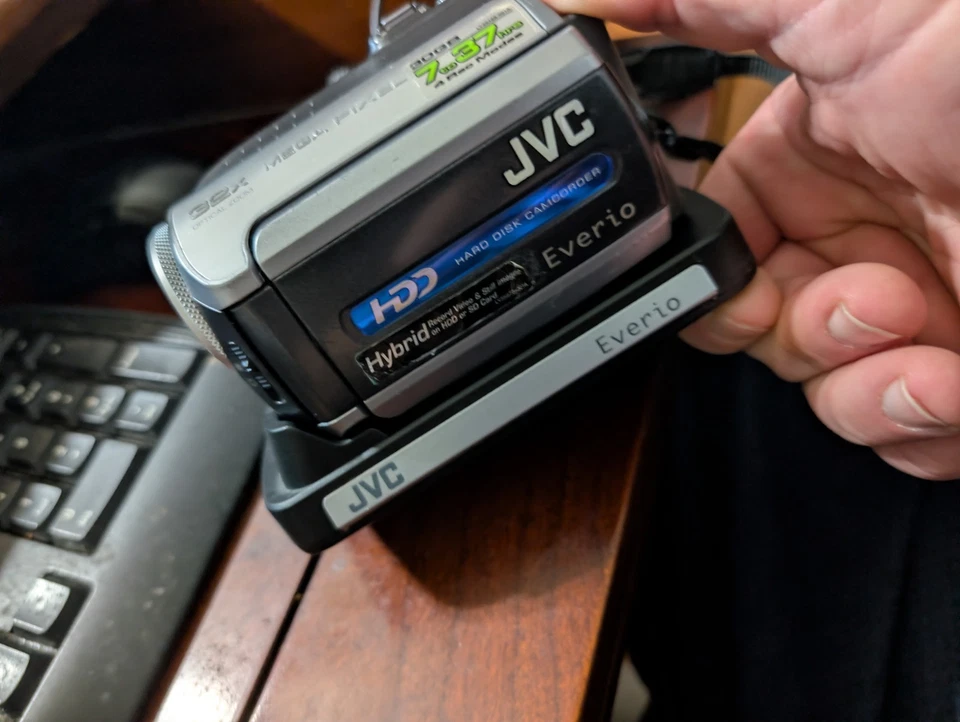 JVC Everio 30GB GZ-MG155U Hard Disk Video Camcorder Bundle Working  With Dock - Image 1 of 4