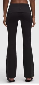 "Pantalón acampanado Lululemon $ 118,00 Groove Nulu cintura plegable 32,5"" entrepierna nuevo sin etiquetas talla 6" - Imagen 1 de 5