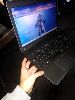 Lenovo ThinkPad Edge E540 intel core i3/ 4GB RAM/200GB HDD/GC - Image 1 of 4