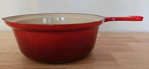 Olla para salsa LE CREUSET #26 de hierro fundido rojo esmaltado de 10" *sin tapa* Francia - Imagen 1 de 6
