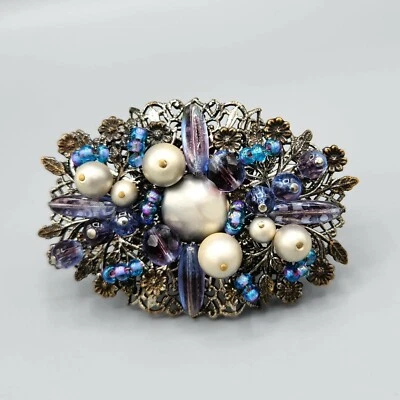 Broche de filigrana sin firmar Alice Caviness púrpura azul con cuentas de vidrio imitación perla Foto 1 de 4