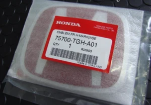 Honda Genuine Civic Type R FK8 17-20 Front Red Emblem Badge 75700-TGH-A01 #H11 - Picture 1 of 10