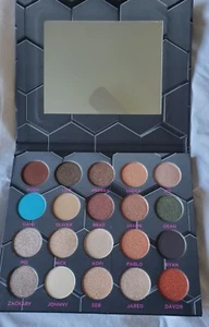 Beebeauty London BARBARELLA Eyeshadow Palette 20 Shades Brand New - Picture 1 of 3