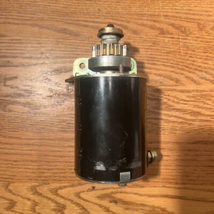 MOTOR DE ARRANQUE CON ENGRANAJE DE ACERO SE ADAPTA A BRIGGS Y STRATTON 693551, SE ADAPTA A JOHN DEERE LG6 - Imagen 1 de 3