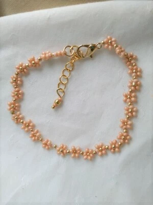 Beige Seed Beaded Floral Daisy bracelet. Daisy chain bracelet. - Image 1 of 4