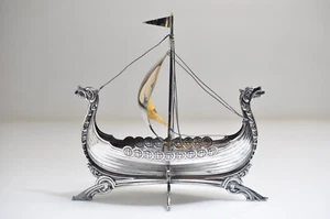 CUENCO ESCANDINAVO 830 CON PATAS DE PLATA GRAN BARCO VIKINGO - SALA DE BRODRENE FIGURATIVA - Imagen 1 de 10