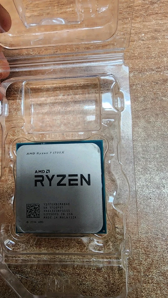 AMD Ryzen 7 1700X 3.8GHz Eight Core (YD170XBCAEWOF) Processor - Image 1 of 1