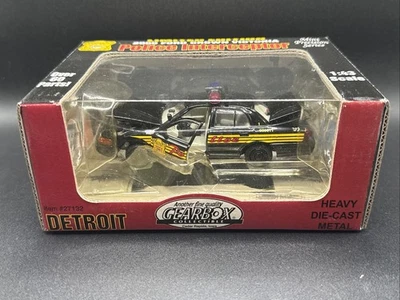 2000 Gearbox 1:43 Die-cast Ford Crown Victoria Detroit Police Car - Image 1 of 2