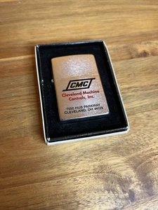 Vintage 1980 CMC Cleveland Machine Controls Inc Zippo Feuerzeug mit Box - Bild 1 von 4