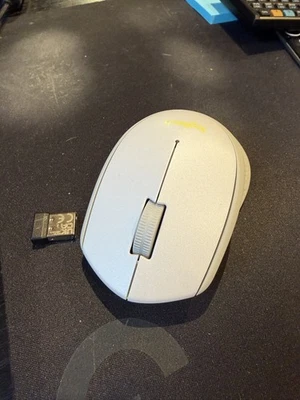 Logitech M330 Silent Plus Wireless Mouse Silver - Image 1 of 3