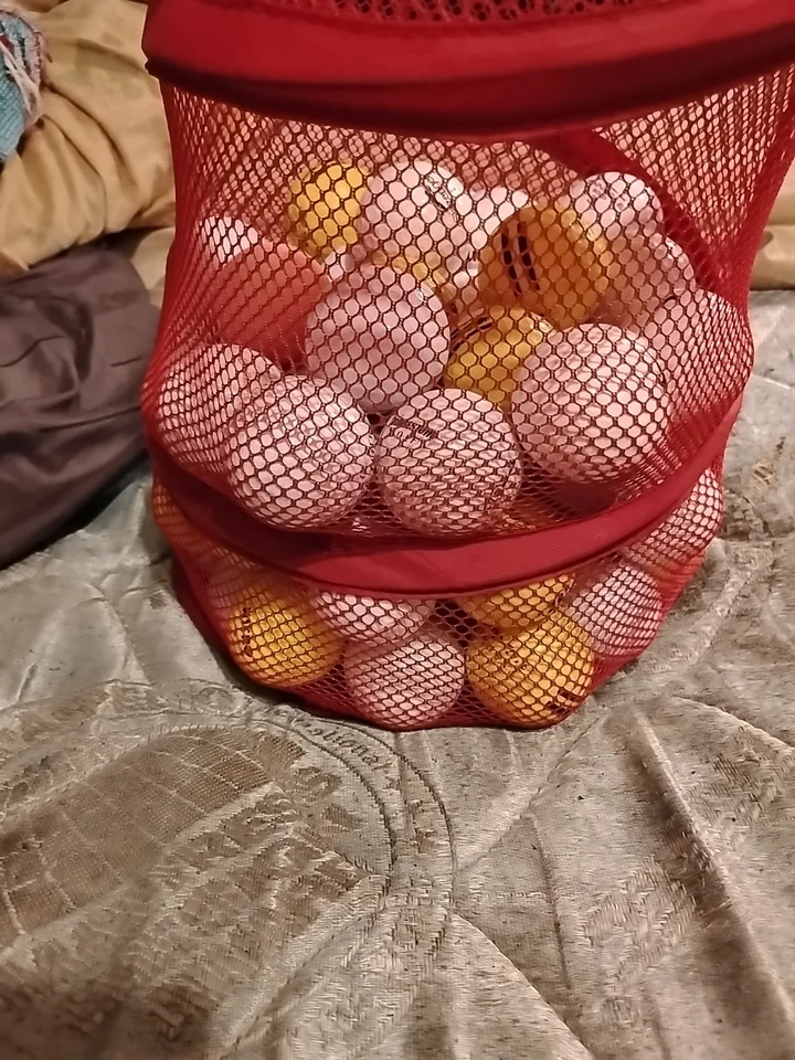 Мячи для гольфа, по которым попадают профессиональные игроки - Изображение 1 из 1