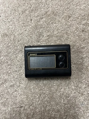 VINTAGE QUARTZ TRAVEL ALARM CLOCK W/ FLASHLIGHT - Image 1 of 4