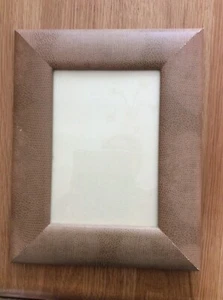 Brown Animal Print Wooden Photo Frame Holder 5”x7” - Picture 1 of 5