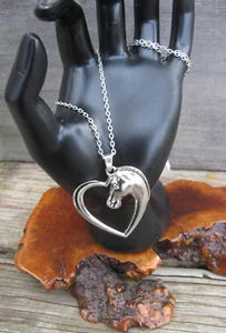 Pferd & Herz Anhänger Halskette Silber geschichtet / vergoldet mit gratis Xtra Silberkette - Bild 1 von 6